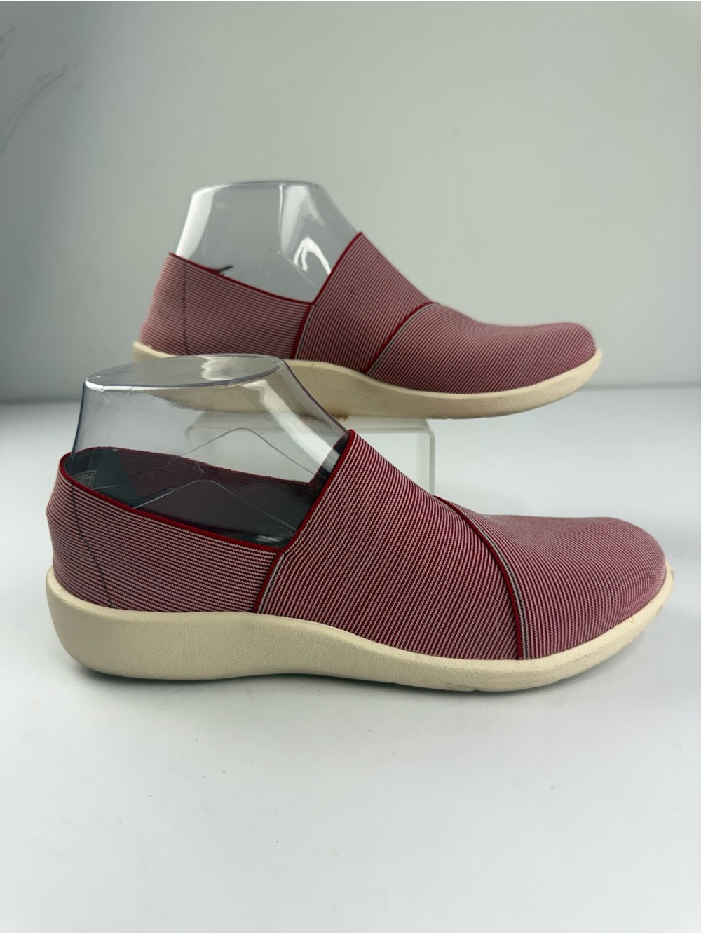 Clarks Cloudsteppers Womens 7 Sillian Firn Slip On Flat Red White Stripe SEE ALL